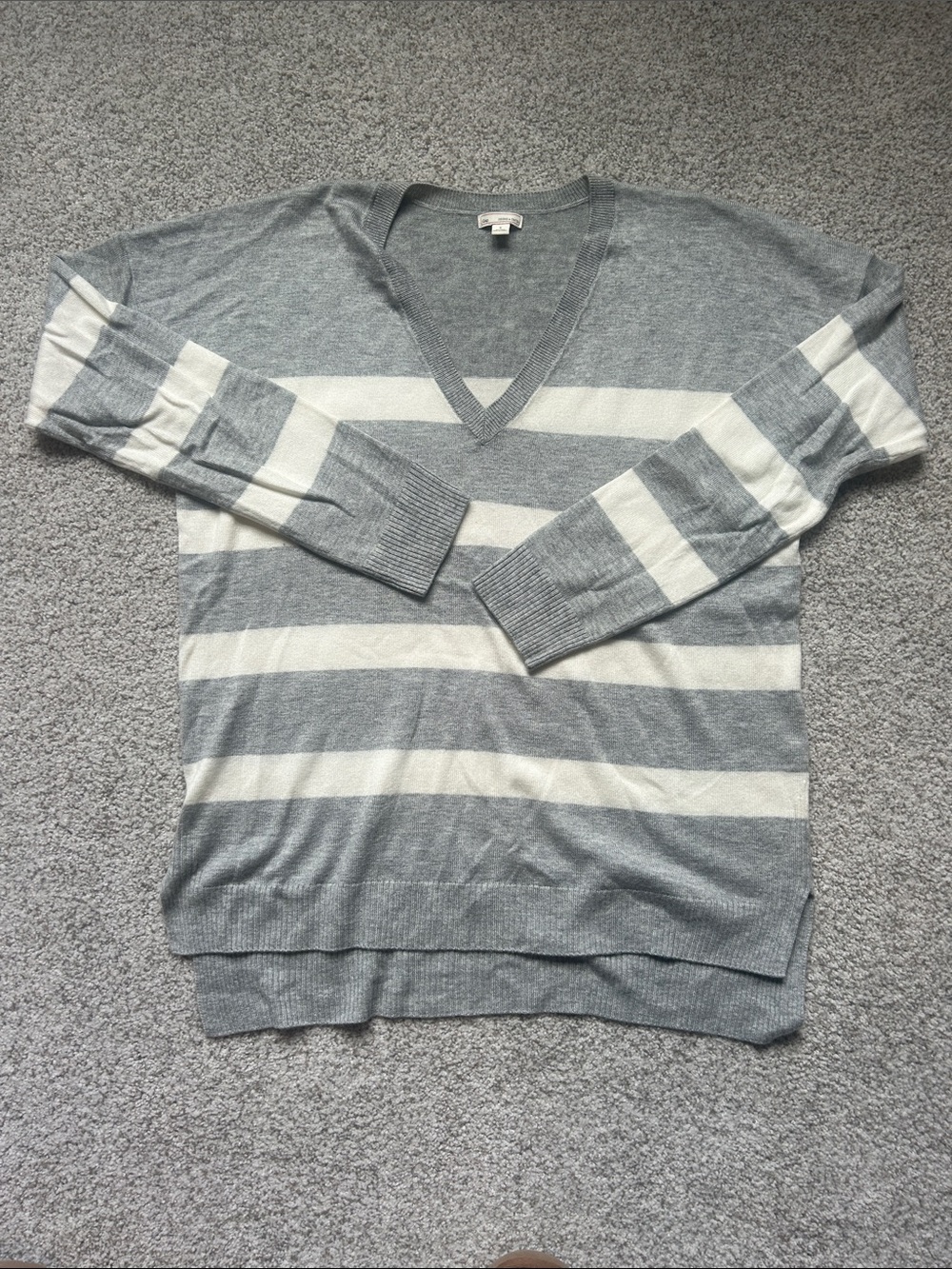 GAP Women's V-Neck Striped Sweater - Gray & White